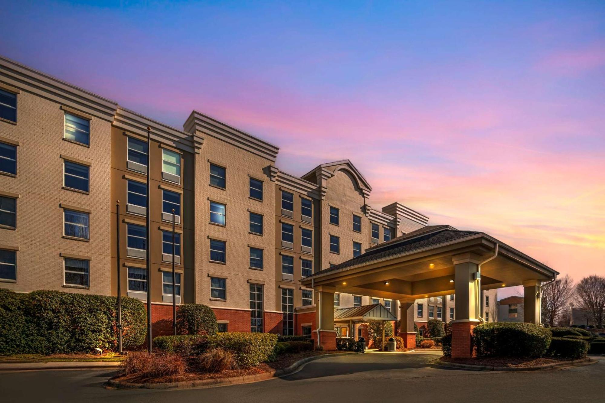 Comfort Suites Near Birkdale Village- Huntersville Εξωτερικό φωτογραφία
